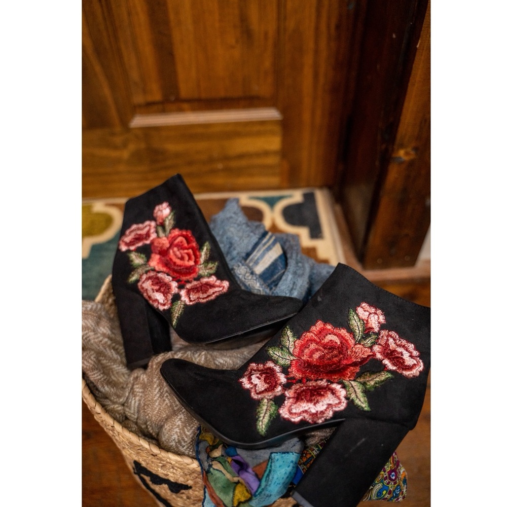 Floral Booties Size 6.5